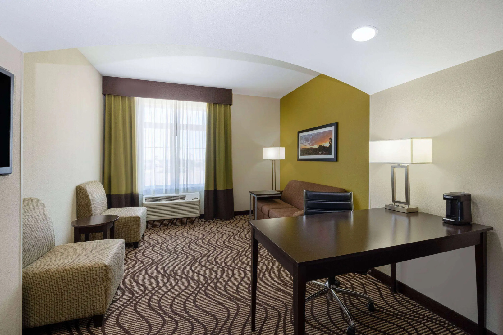 La Quinta Inn & Suites by Wyndham Artesia