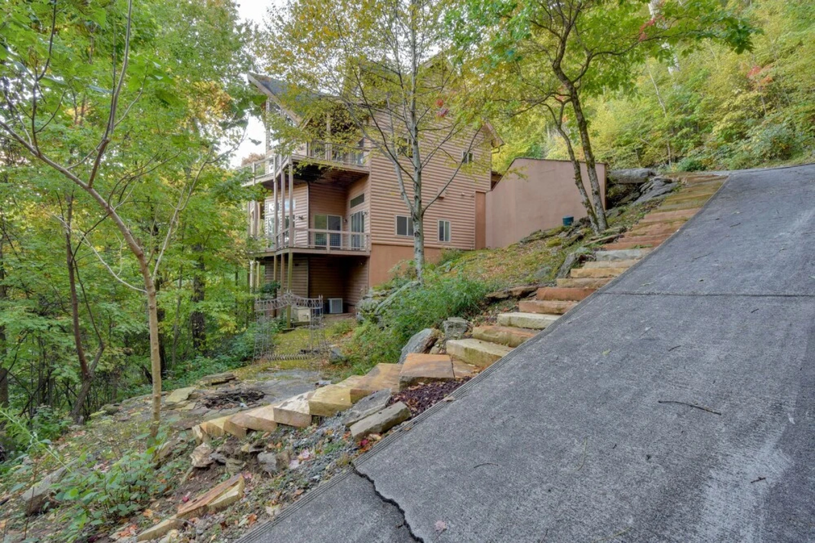 Pet-friendly Sky Valley House w/ Game Room & Views