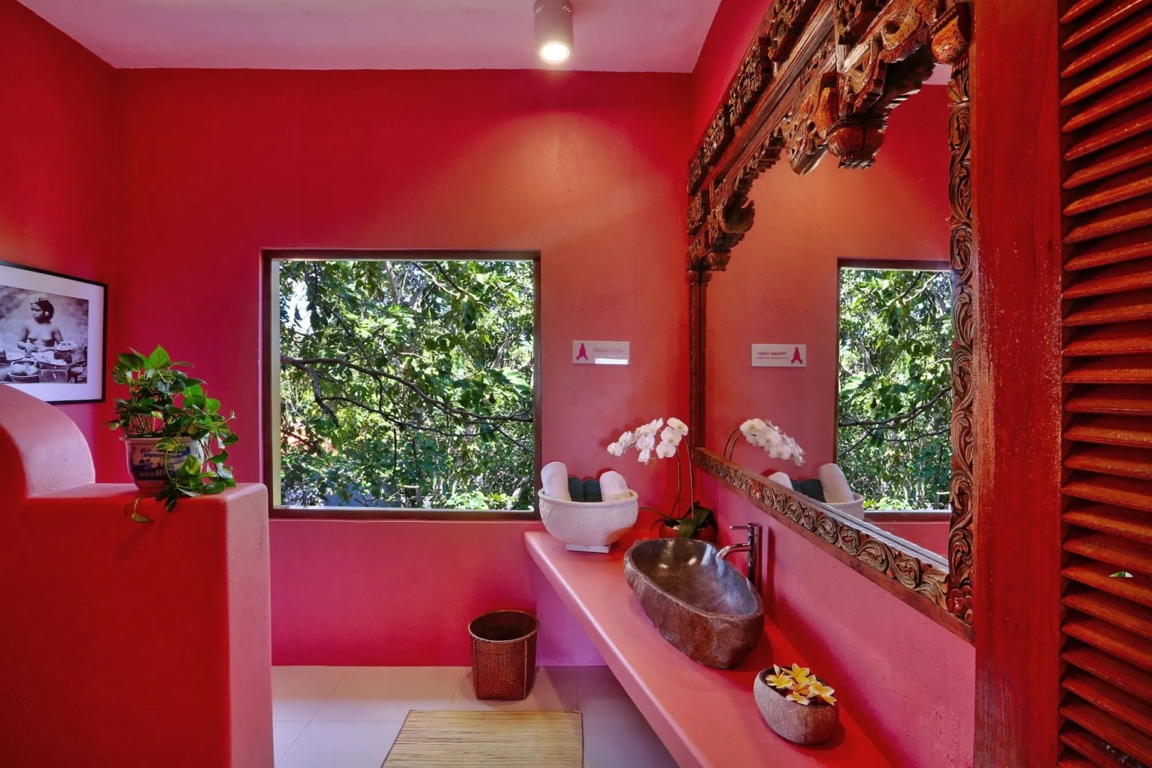 PinkCoco Uluwatu - Constant Surprises & for Cool Adults Only