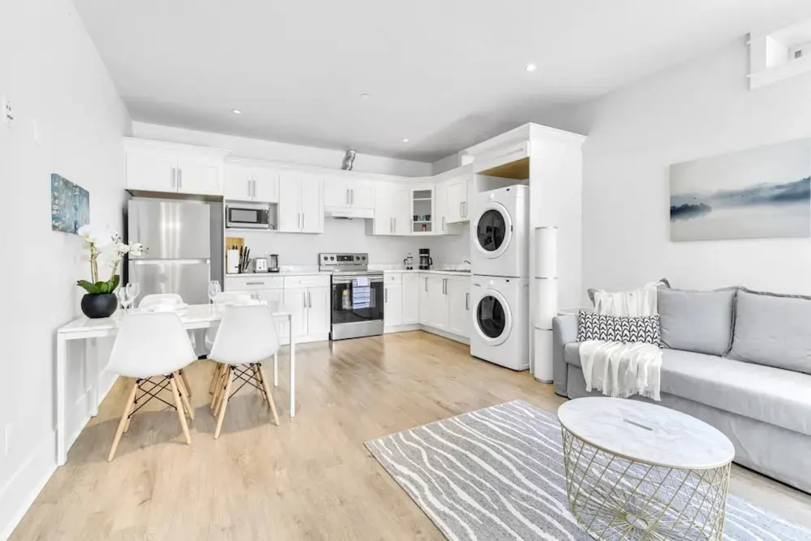 Vancouver West Cozy Retreat by Host Launch