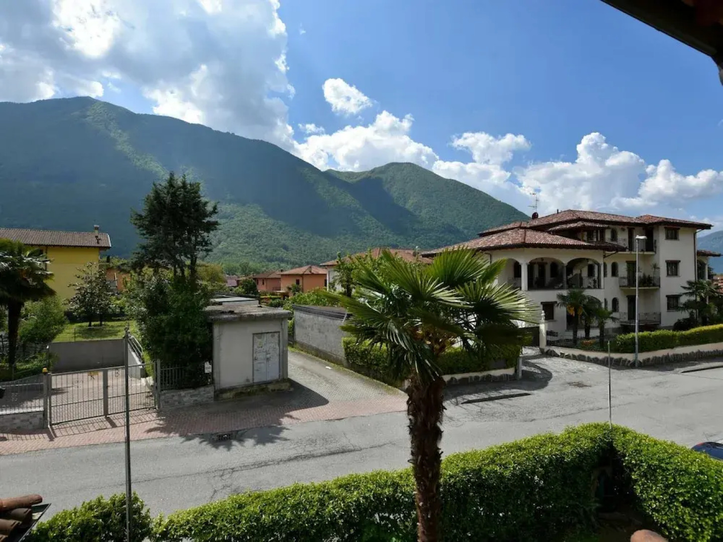 Belvilla by OYO Flat With Terrace Near the Lake