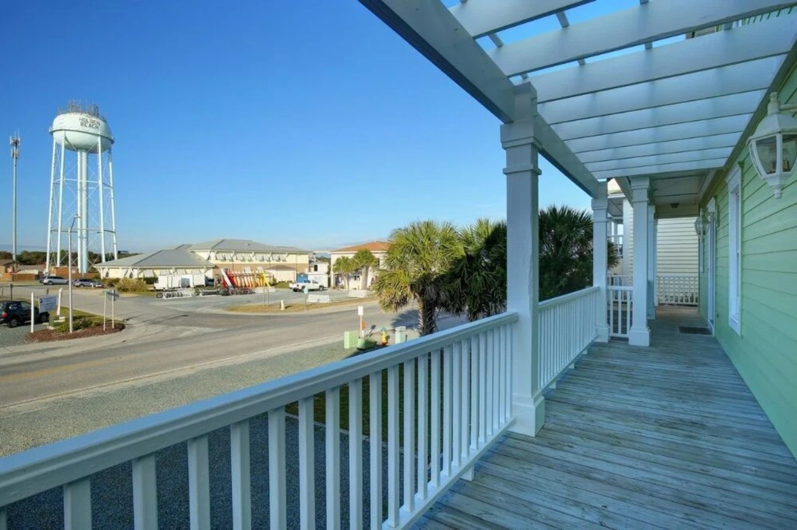 Sweet Dreams Private  4 Bedroom Home by RedAwning