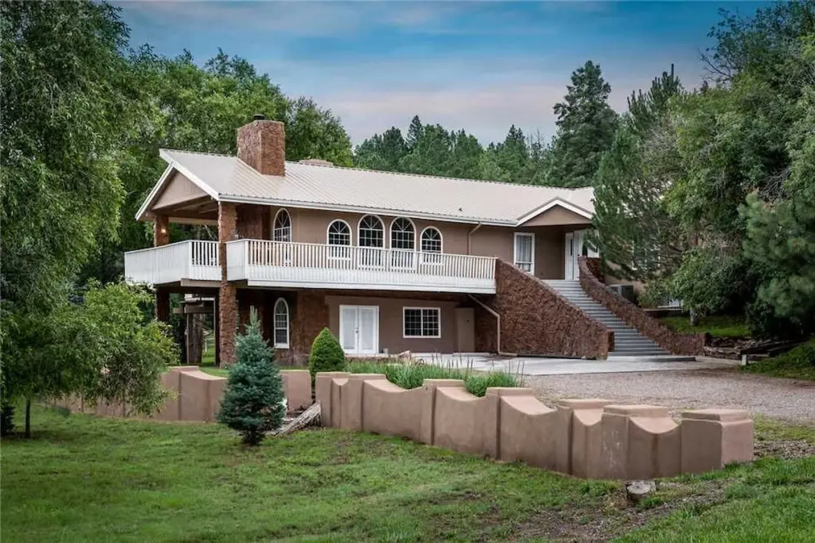 Blue Bear Retreat - Eight Bedroom Cabin