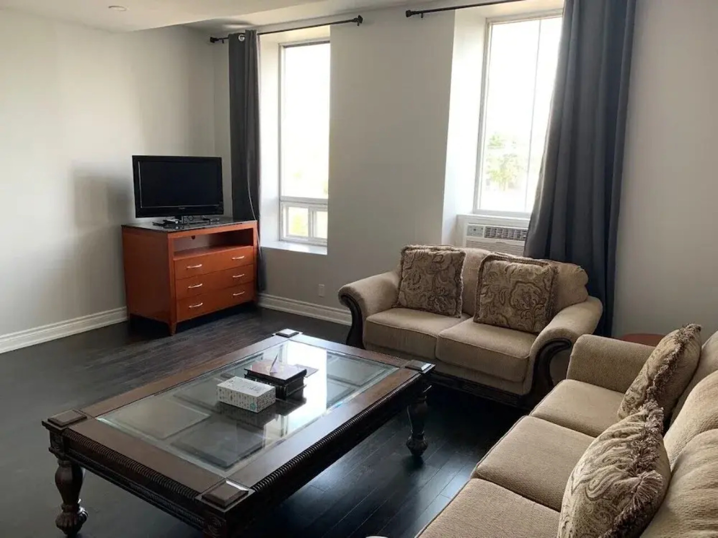 Royal Inn and Suites at Guelph