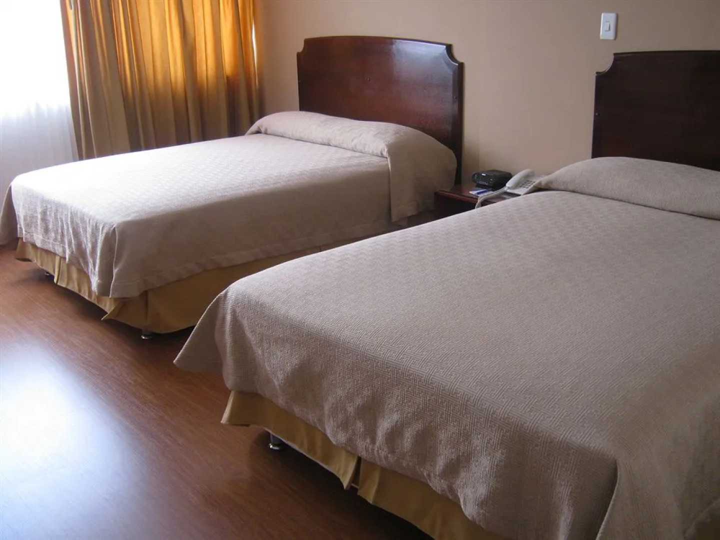 Hotel Hunza Y Centro De Convenciones