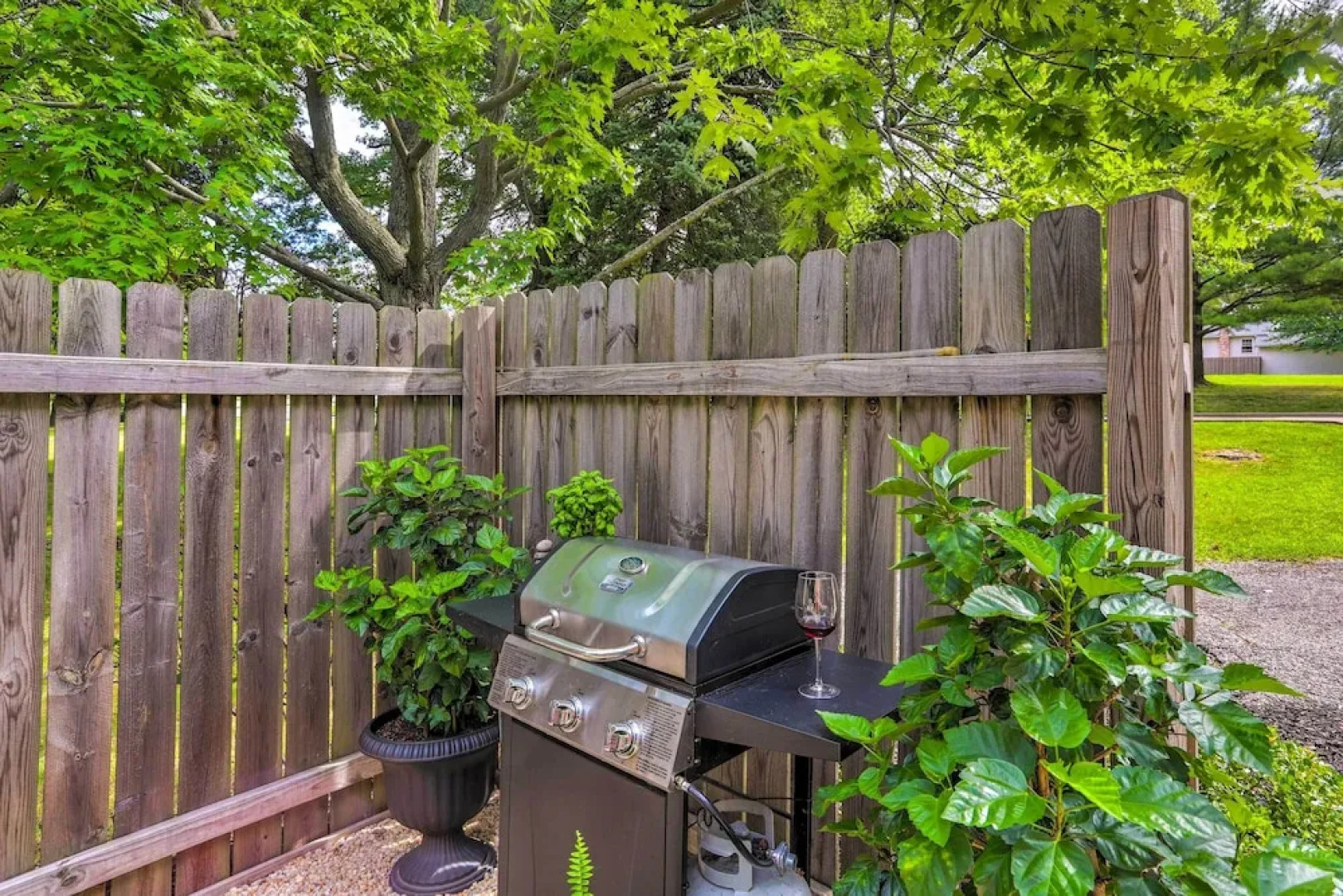 Bright Parma Home w/ Outdoor Space < 10 Mi to Dtwn