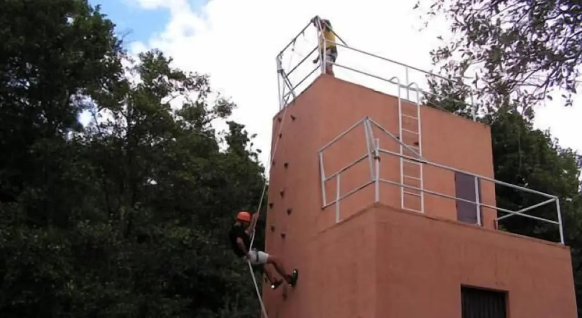 Albergue Turistico Valle del Ambroz