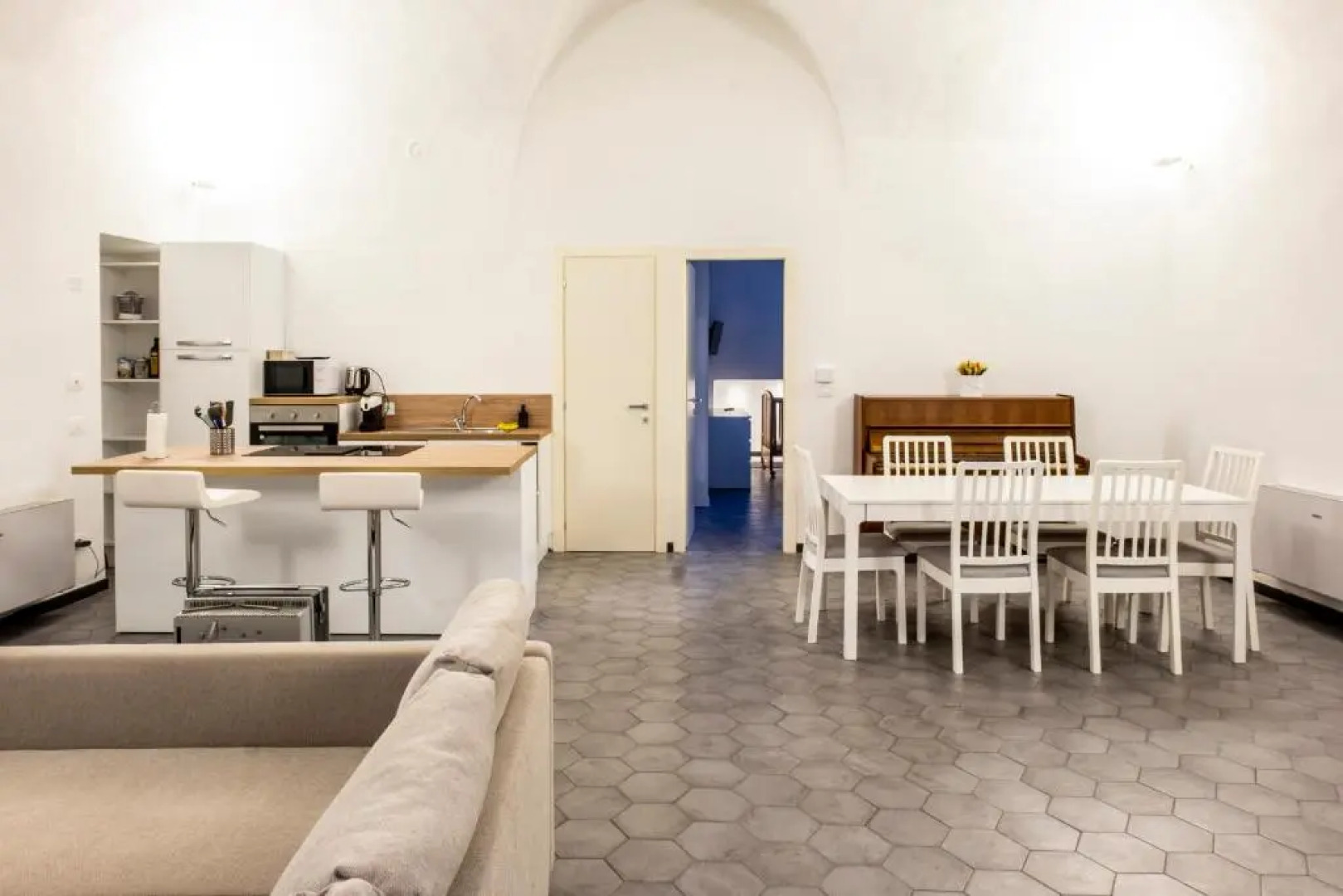 Archivolto del Teatro, 3