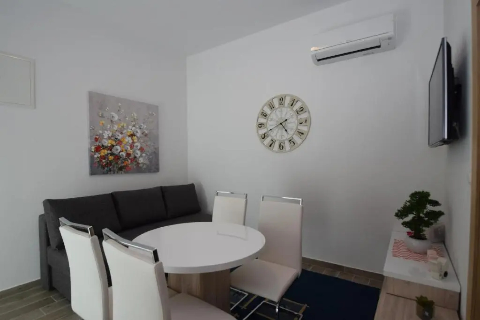 Apartment Anića Kuk