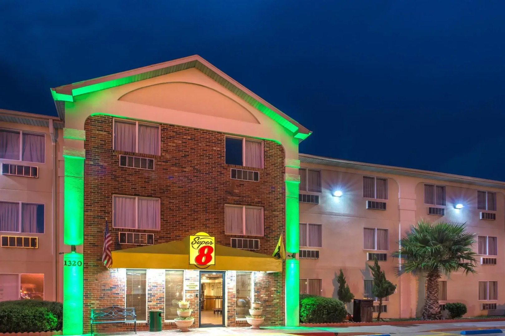 Super 8 By Wyndham Waco University Area