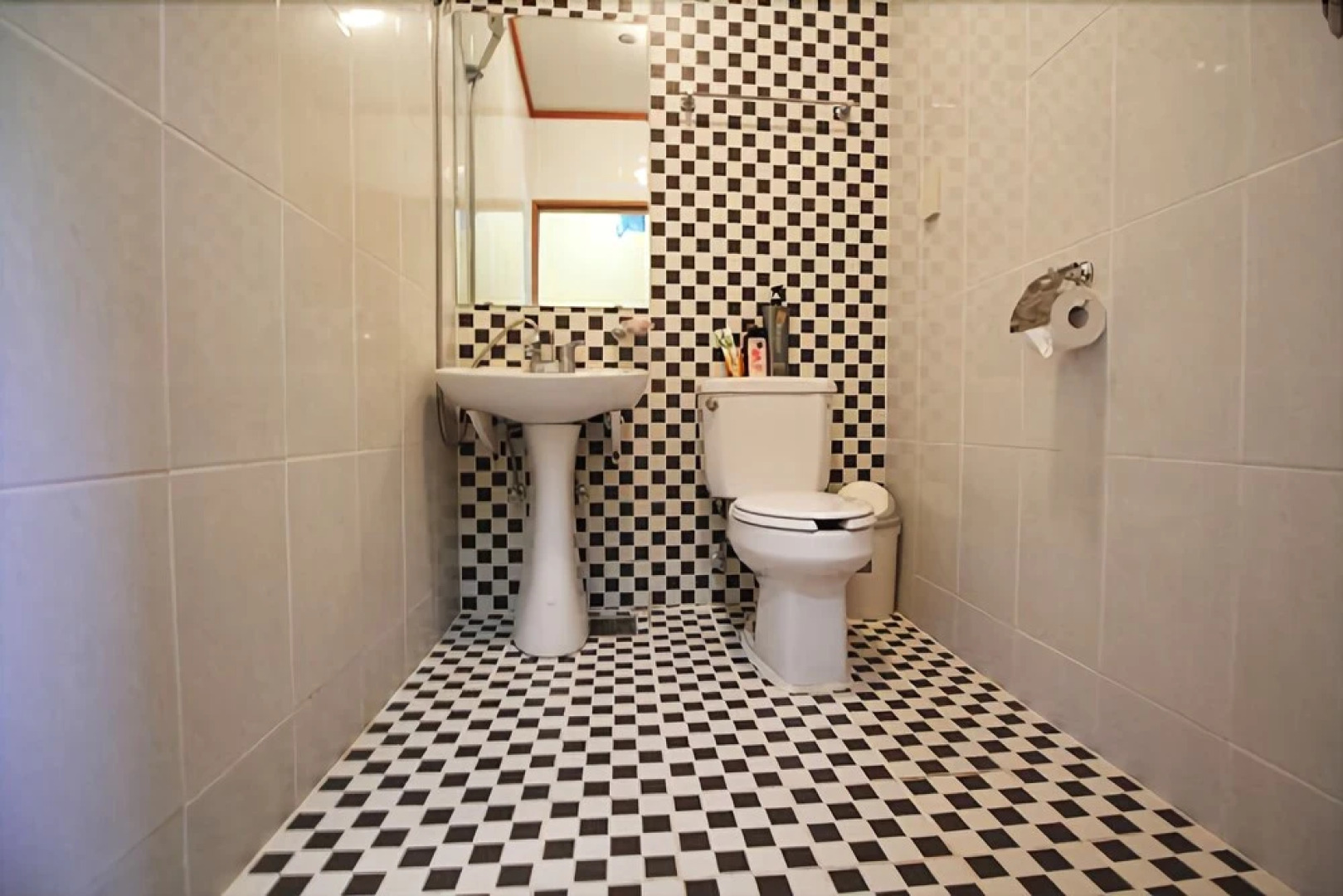 Hadong Inside the Scene Pension