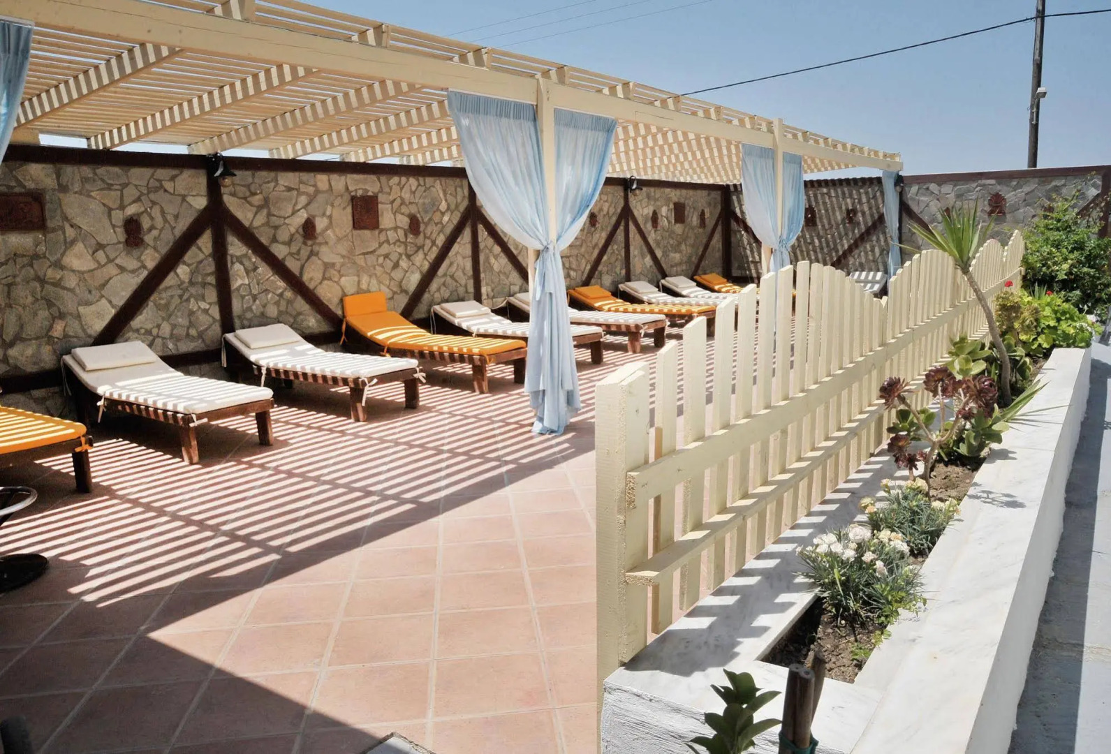 Sunny day's Hotel Apartments