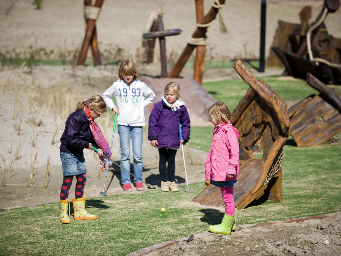 Restyled villa with infrared sauna, in a holiday park, 400 m from the sea