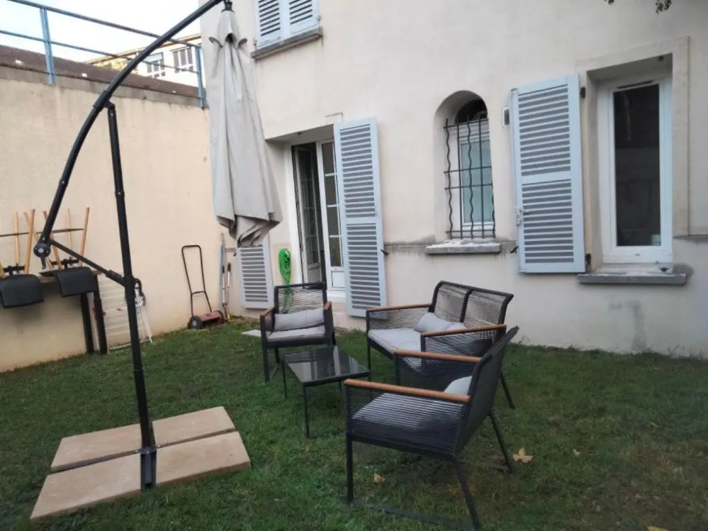 T1 grand confort - 3 minutes à pieds de la gare - jardin - Netflix - WIFI- Parking