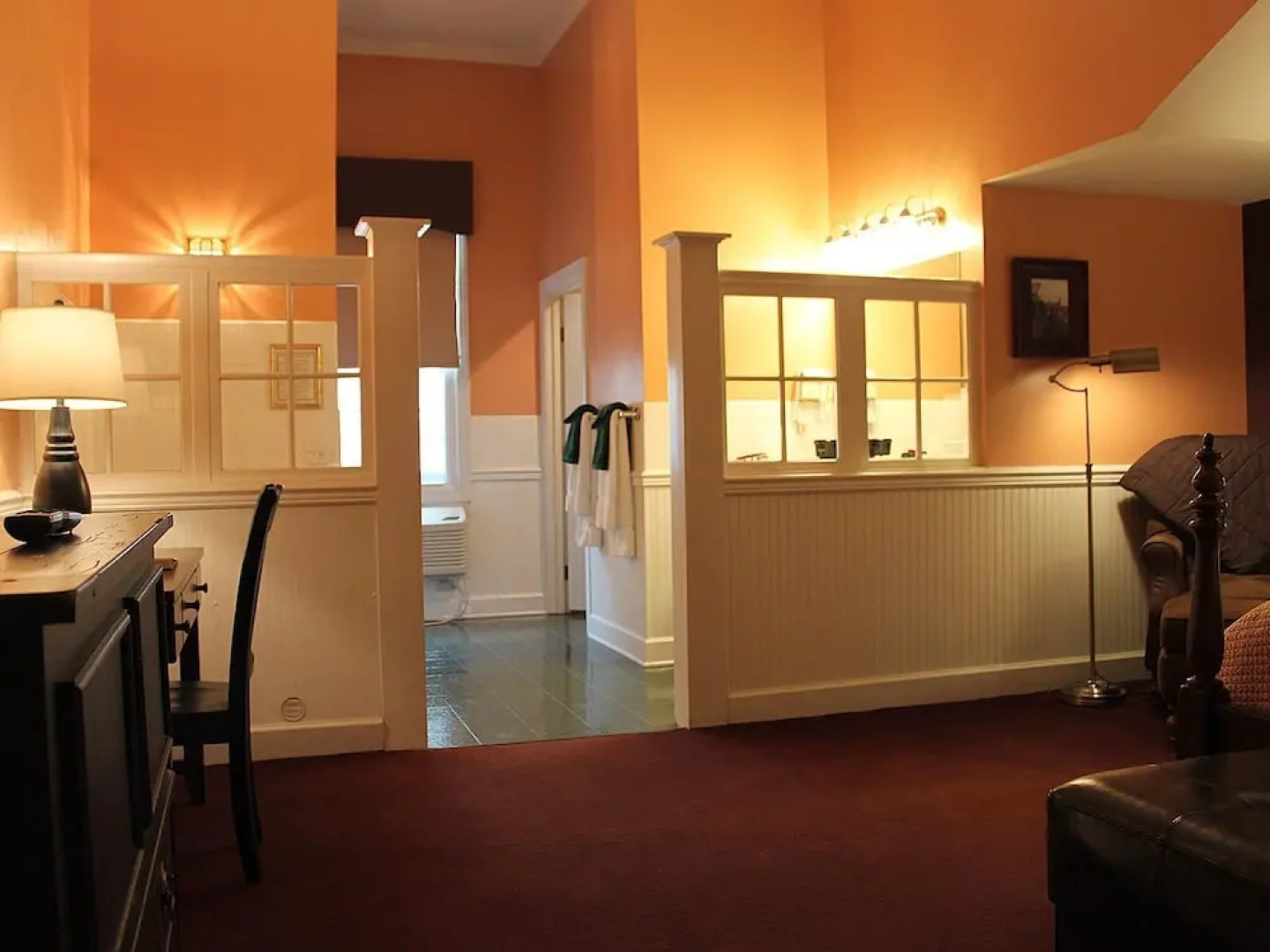 County Clare Irish Hotel & Pub