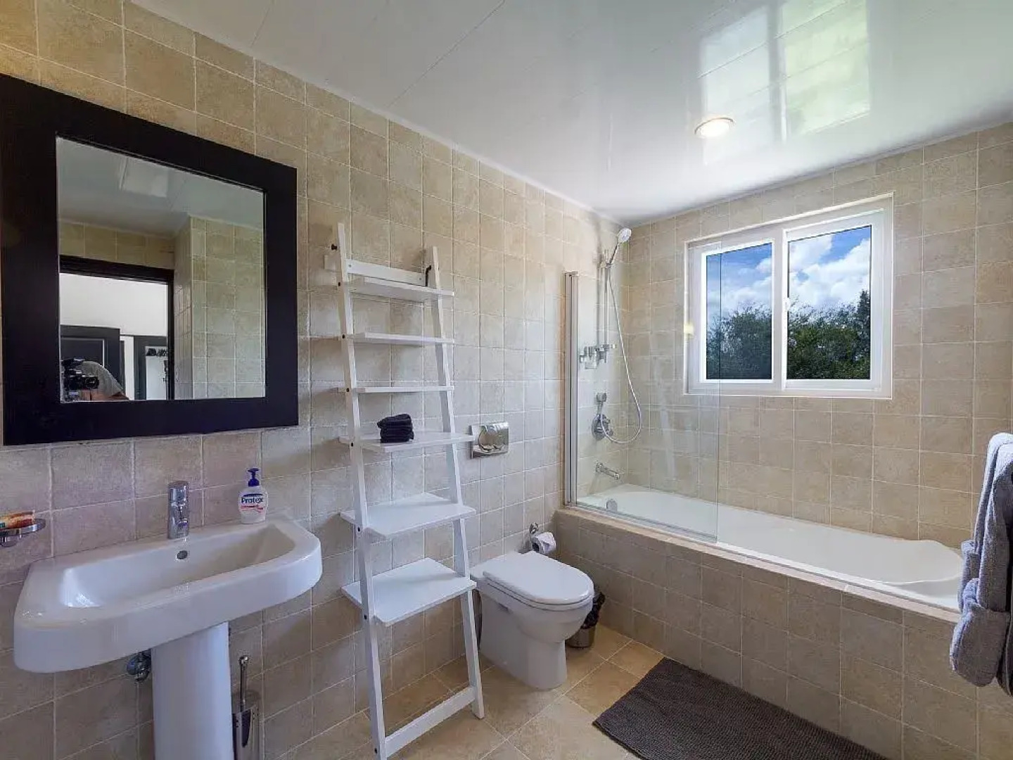 Lake View Villa - Scv 103876