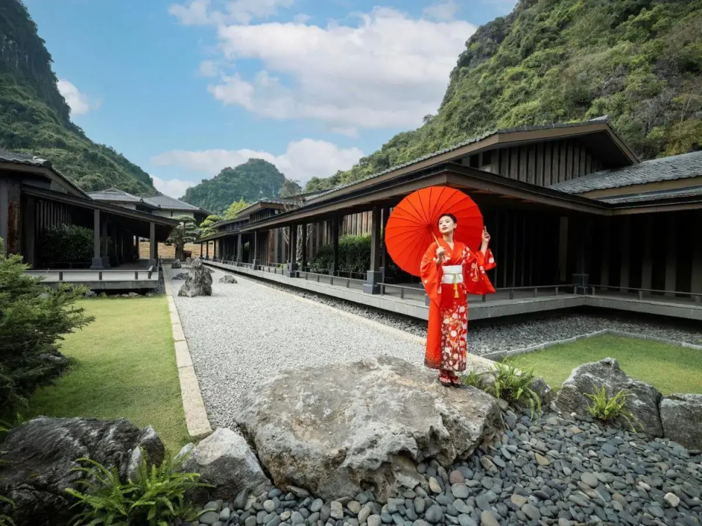 Yoko Onsen Quang Hanh