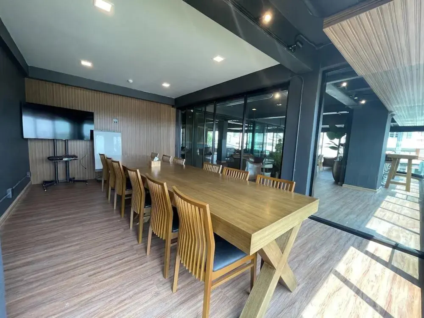 The Bedrooms Maeklong Service Apartment