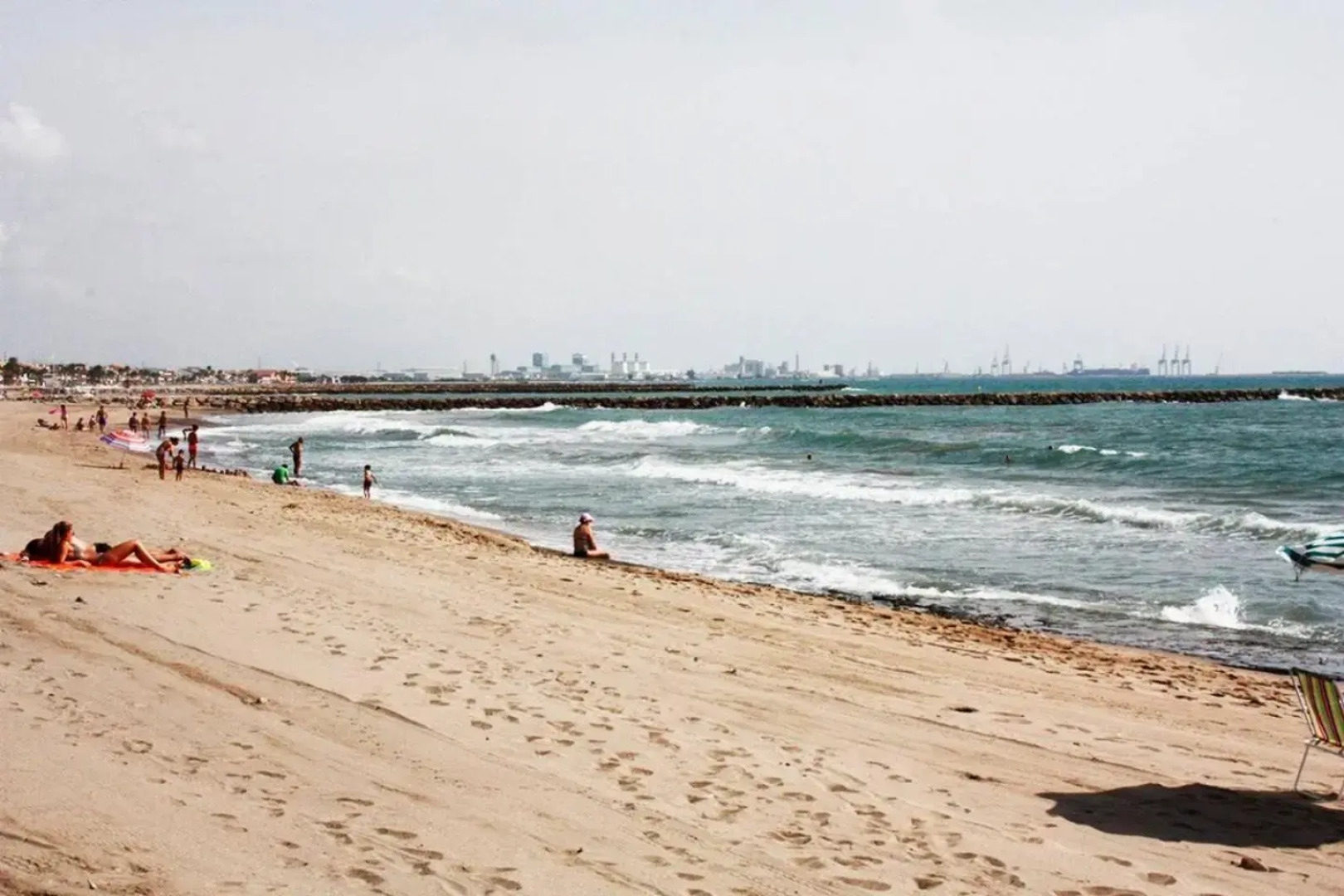 Apartamento junto al mar Los Marineros con acceso independiente por terraza