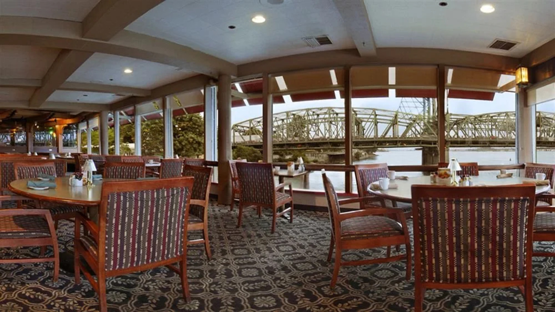 Red Lion Hotel Vancouver at the Quay