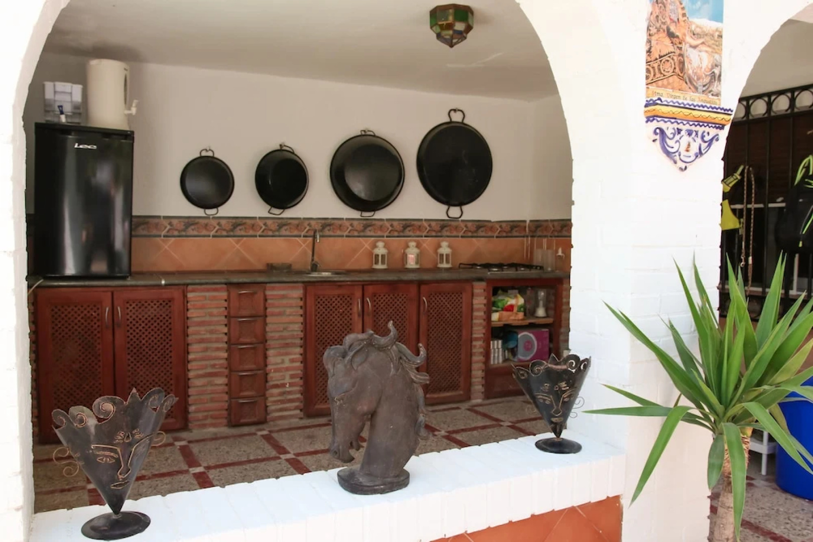 Beautiful 13 bed Villa, Private Pool, Large Garden