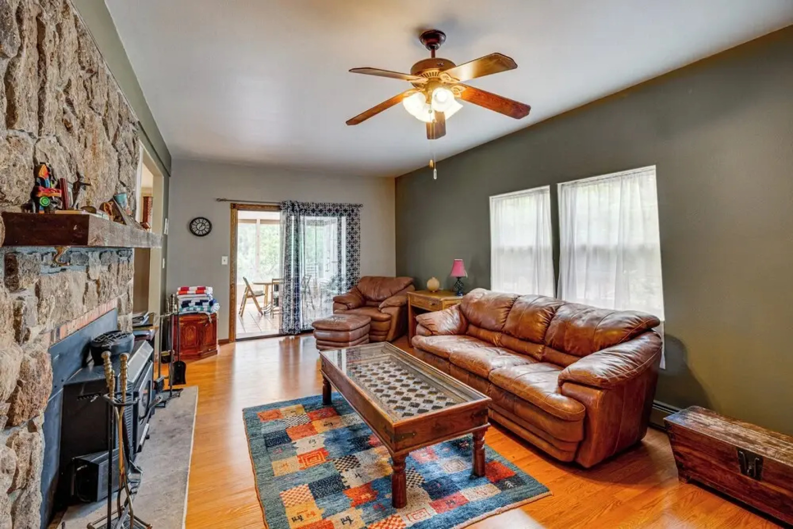 Breweries, Hiking Trails & Museums: Monument House