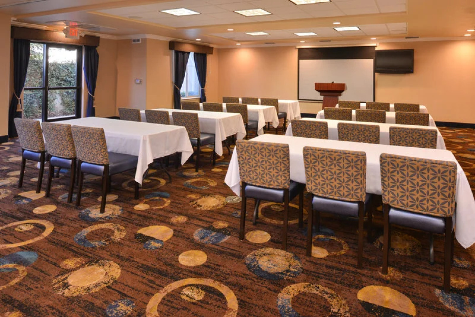 Holiday Inn Express & Suites Lathrop