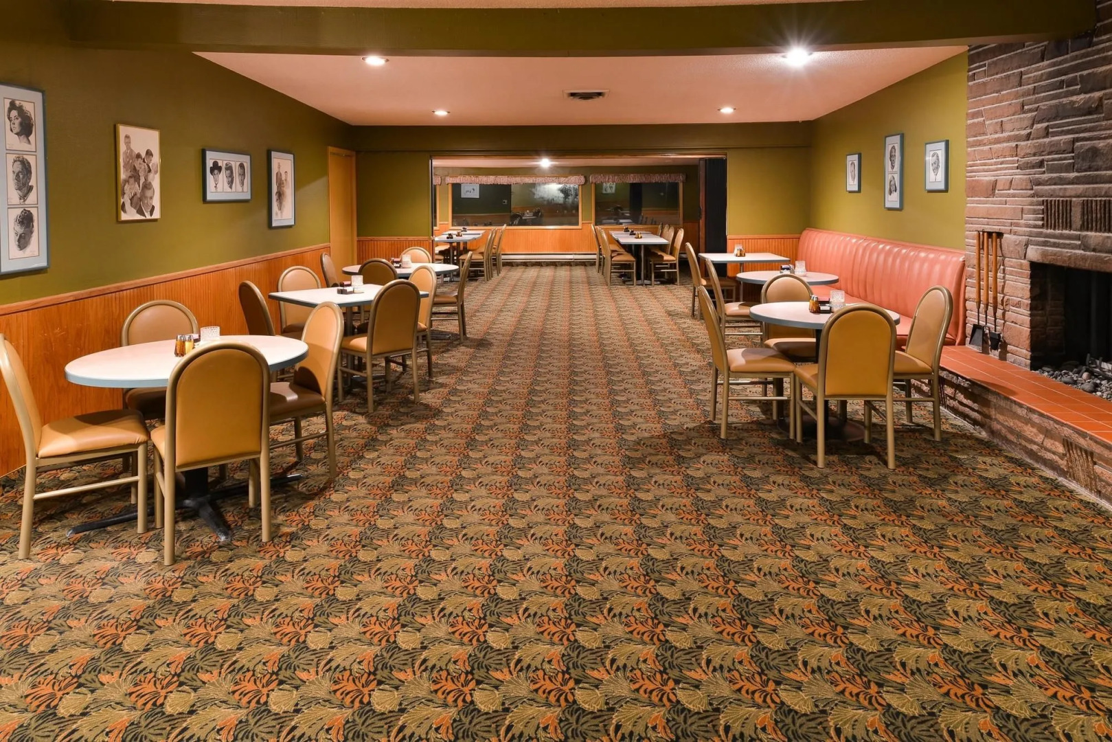 Best Western Movie Manor