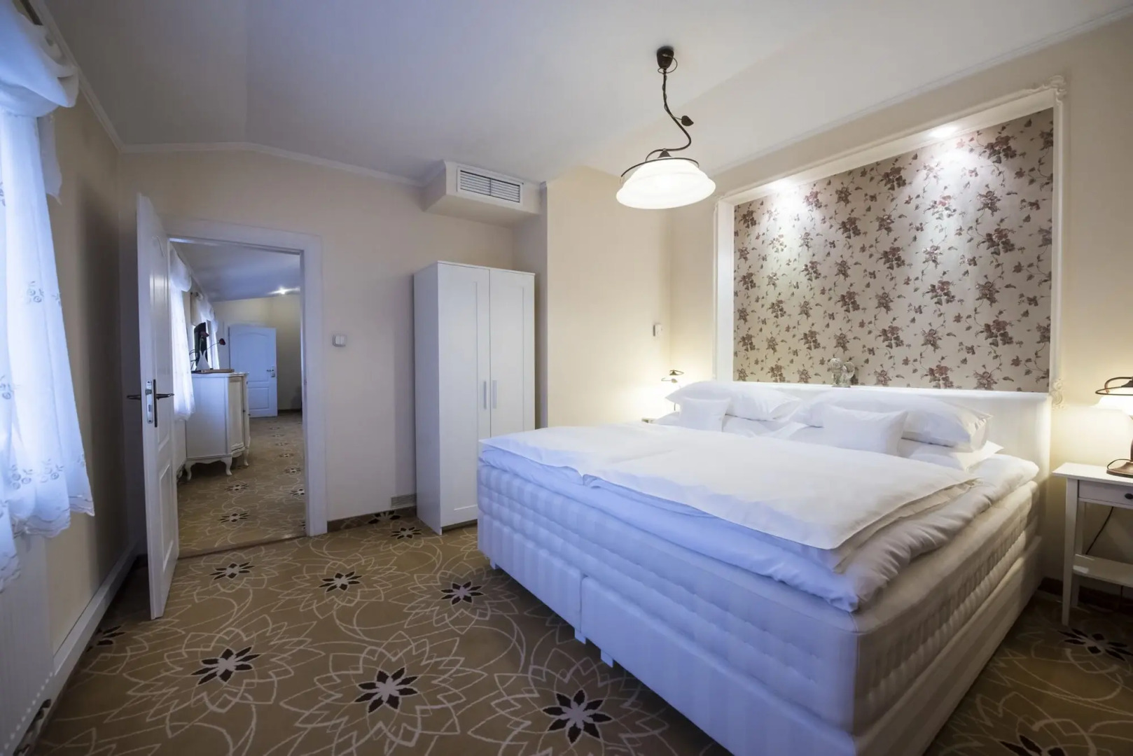 GOLDEN ROYAL Boutique hotel & Spa