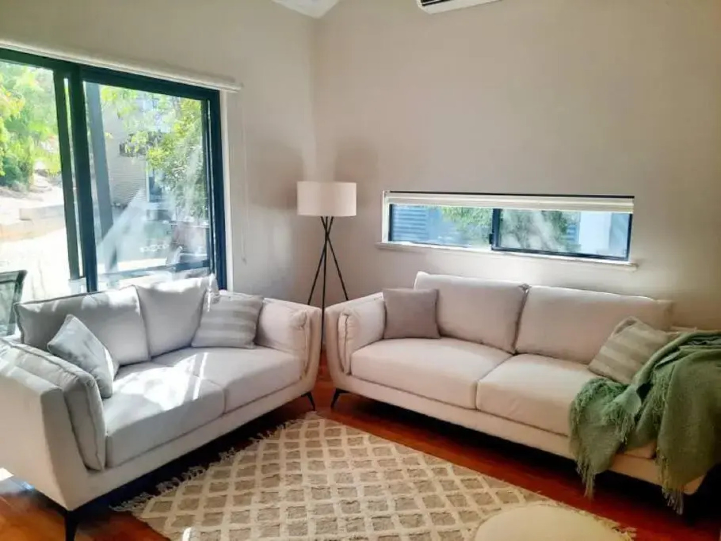 South-West getaway! Pool, tennis & Foxtel