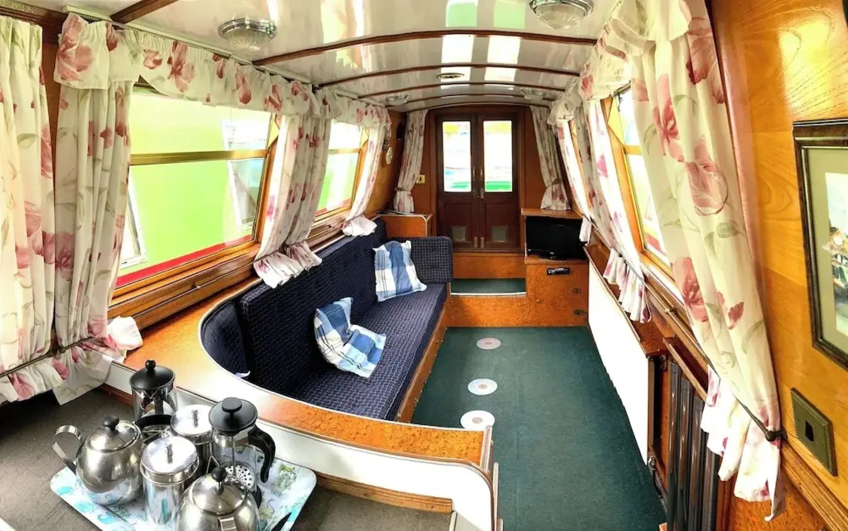 Stone - Boat - Sleeps 8 - Pet Friendly-85ws