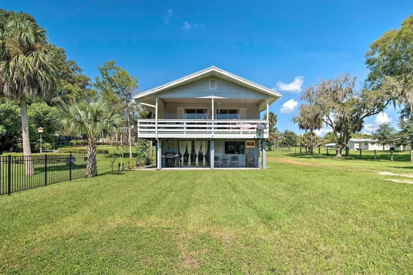 Riverfront Apt w/ Kayak Launch in Dunnellon