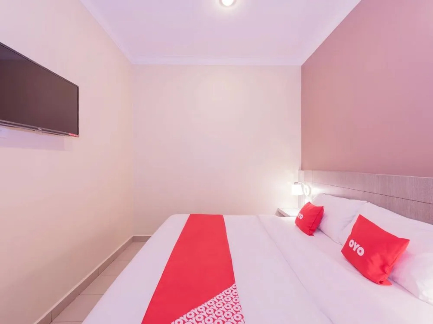 Super OYO Capital O 89366 Spring Inn Hotel