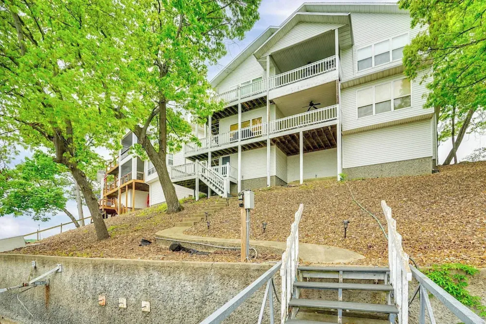 Swim, Boat & Fish: Townhome on Lake of the Ozarks