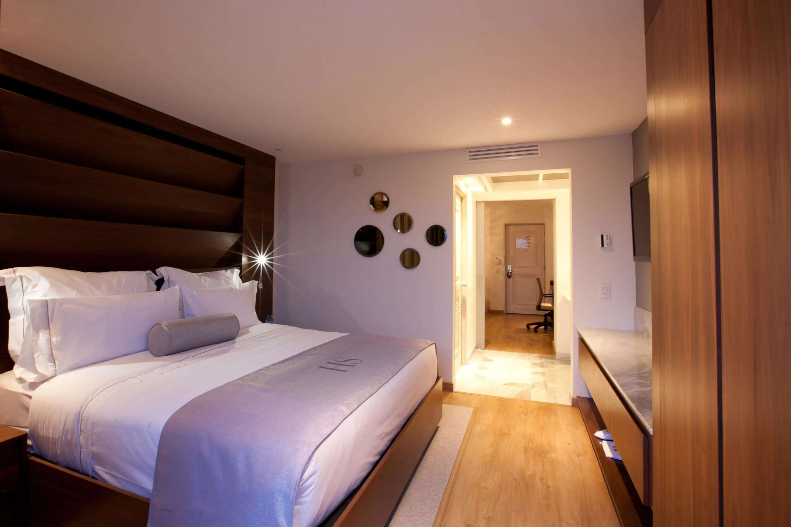 HS HOTSSON Hotel Leon