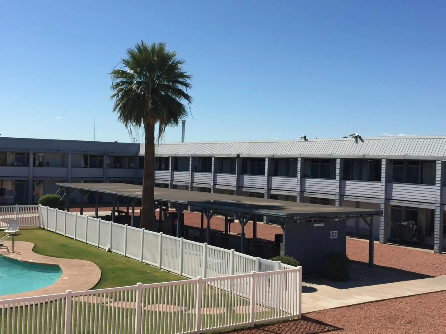 E-Z 8 Motel Phoenix Airporter