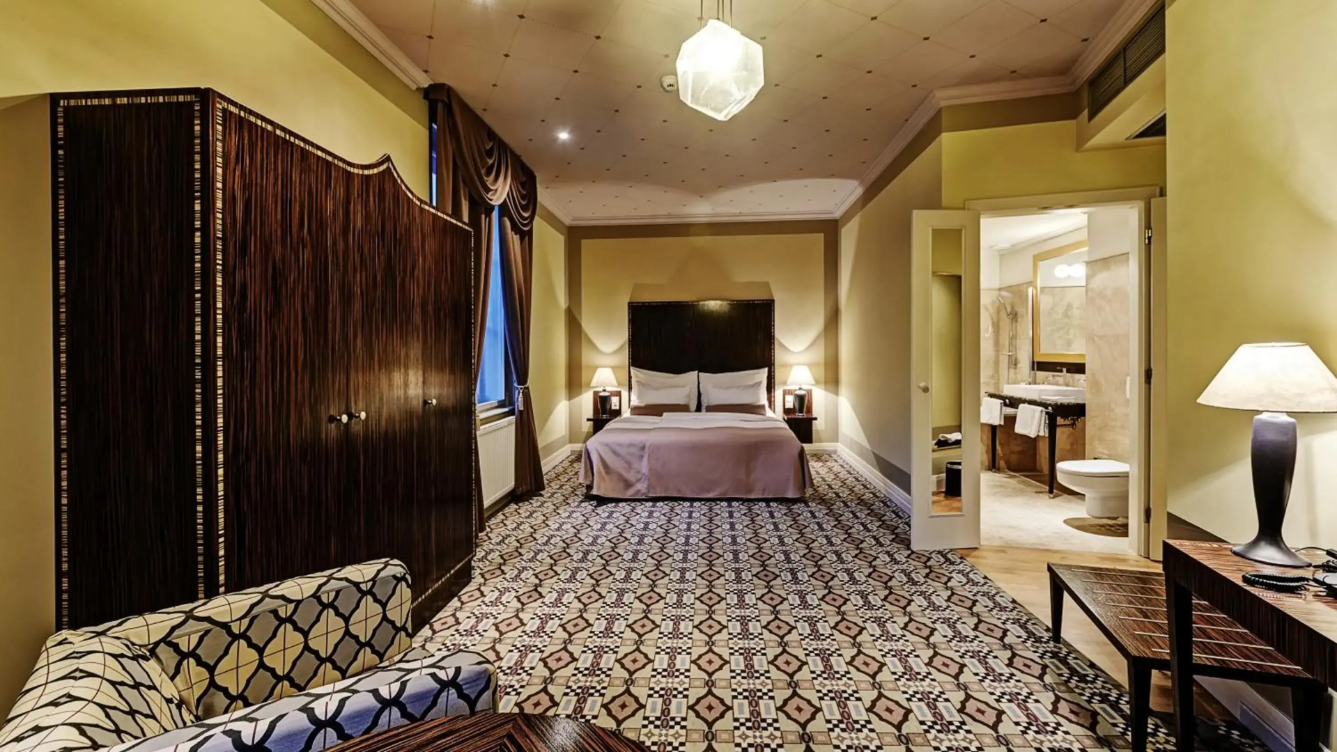 Grandezza Hotel Luxury Palace