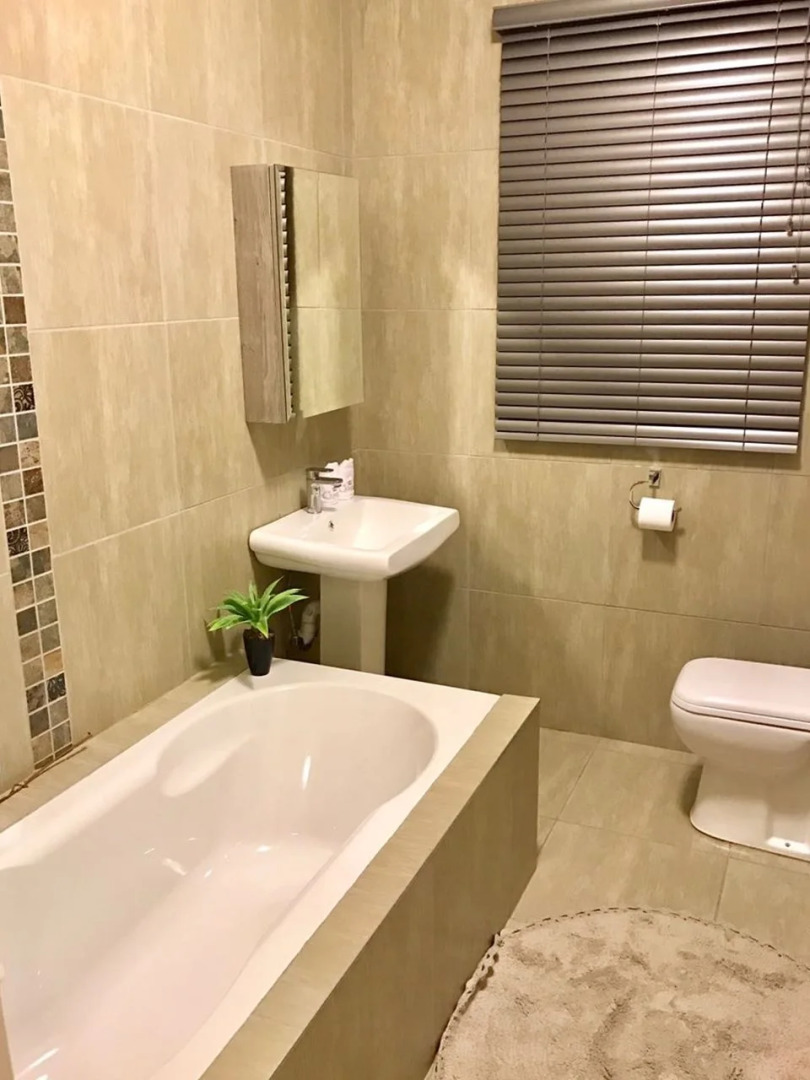 Camelot Guest House & Apartments