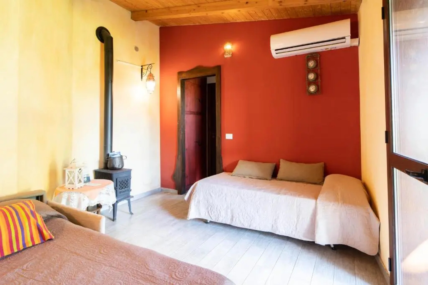 Villa Romeo with tree house