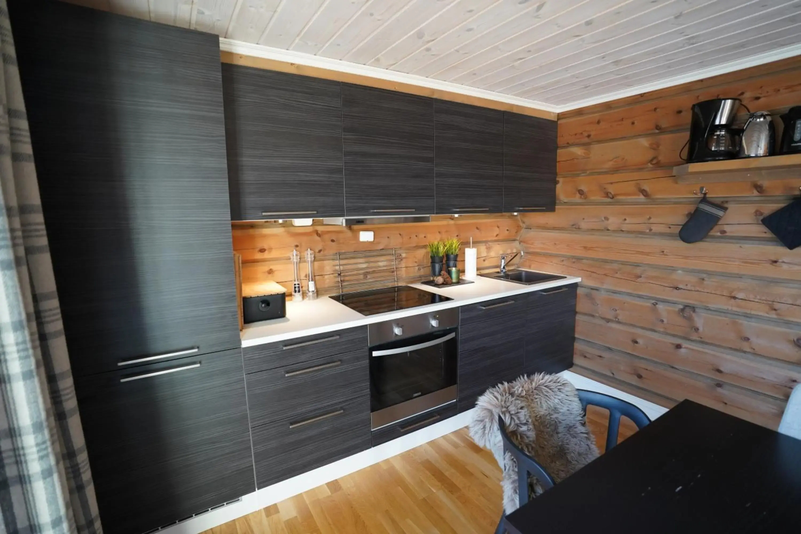 Lake View Apartment with loft