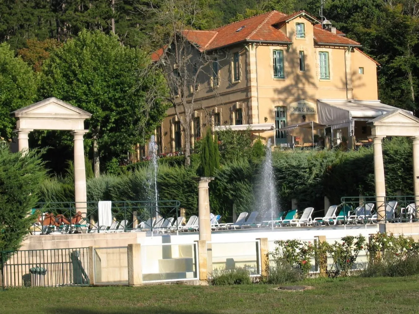 Two Studios With Pool, in Garden Park Nearby Spas and Views at the Mont Ventoux