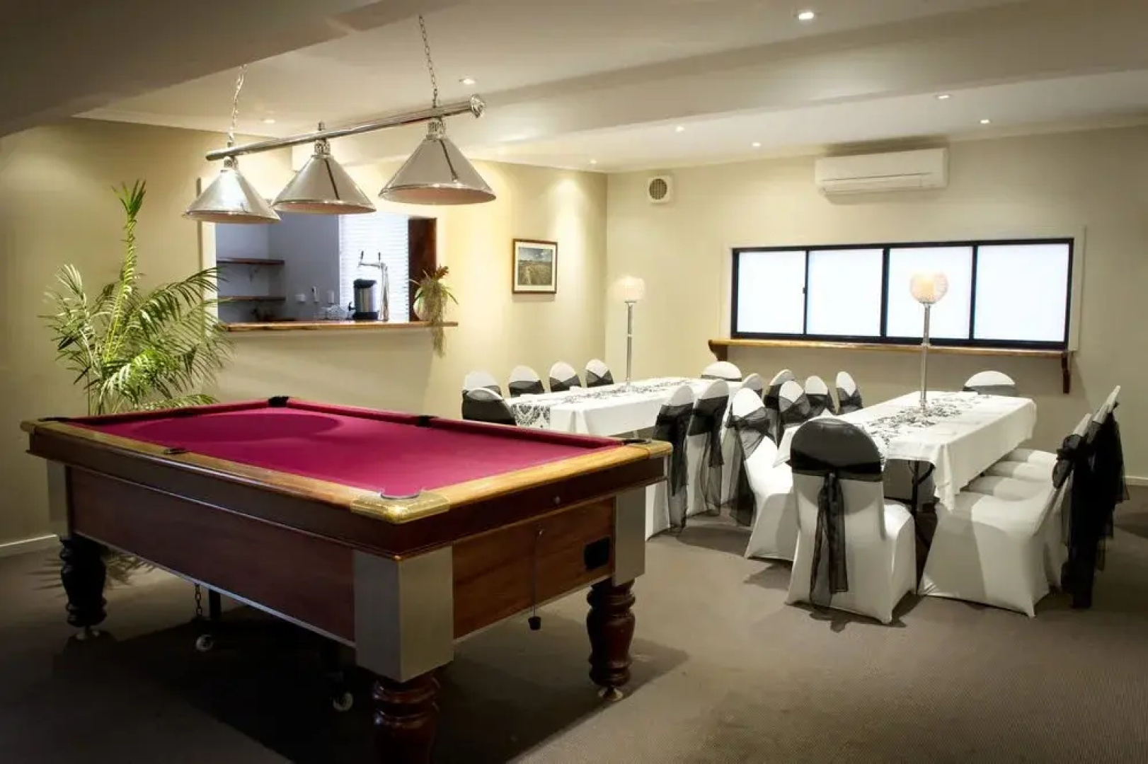 Roundabout Inn Gloucester