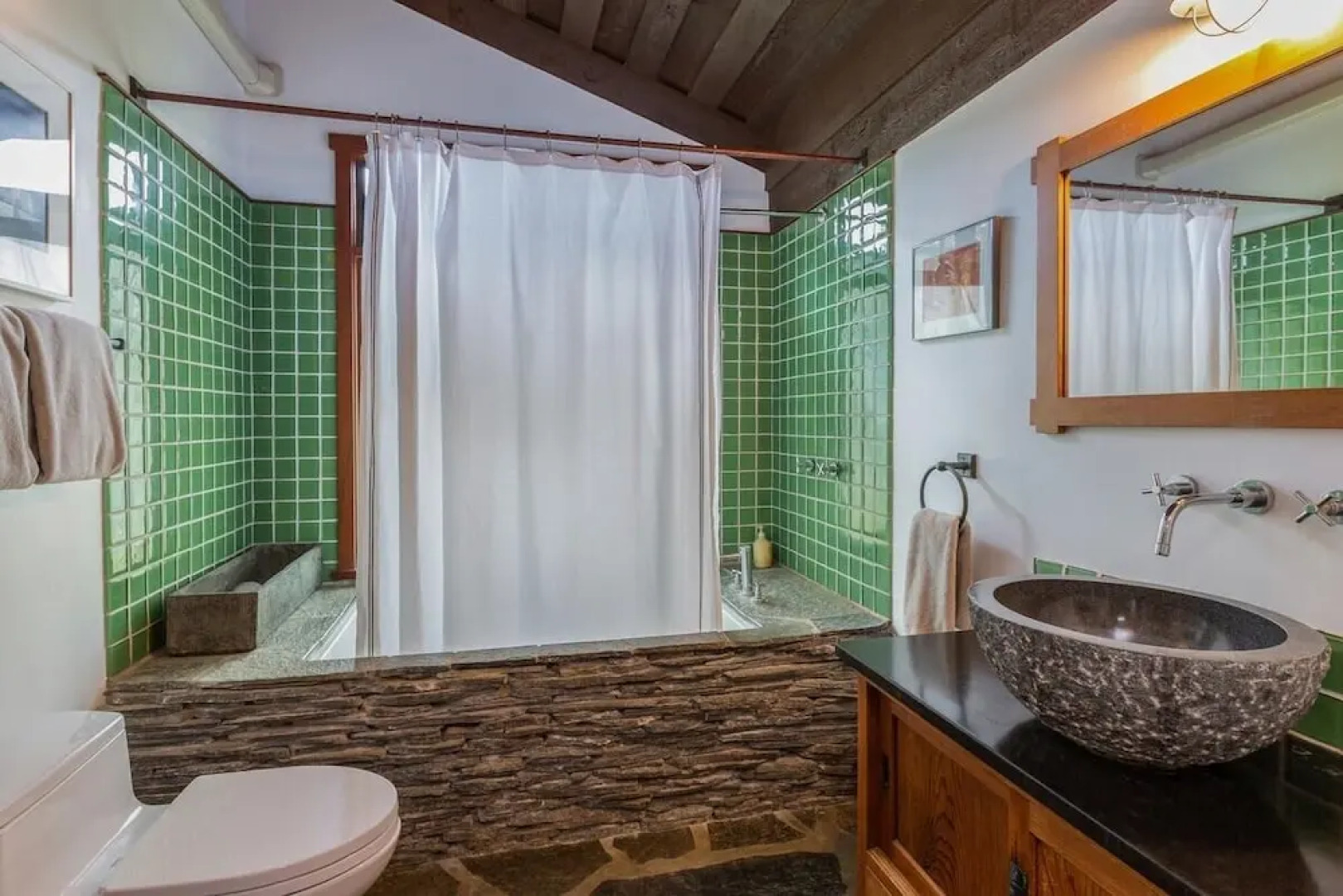 Hale Maluhia Hanalei 1 Bedroom Home by RedAwning