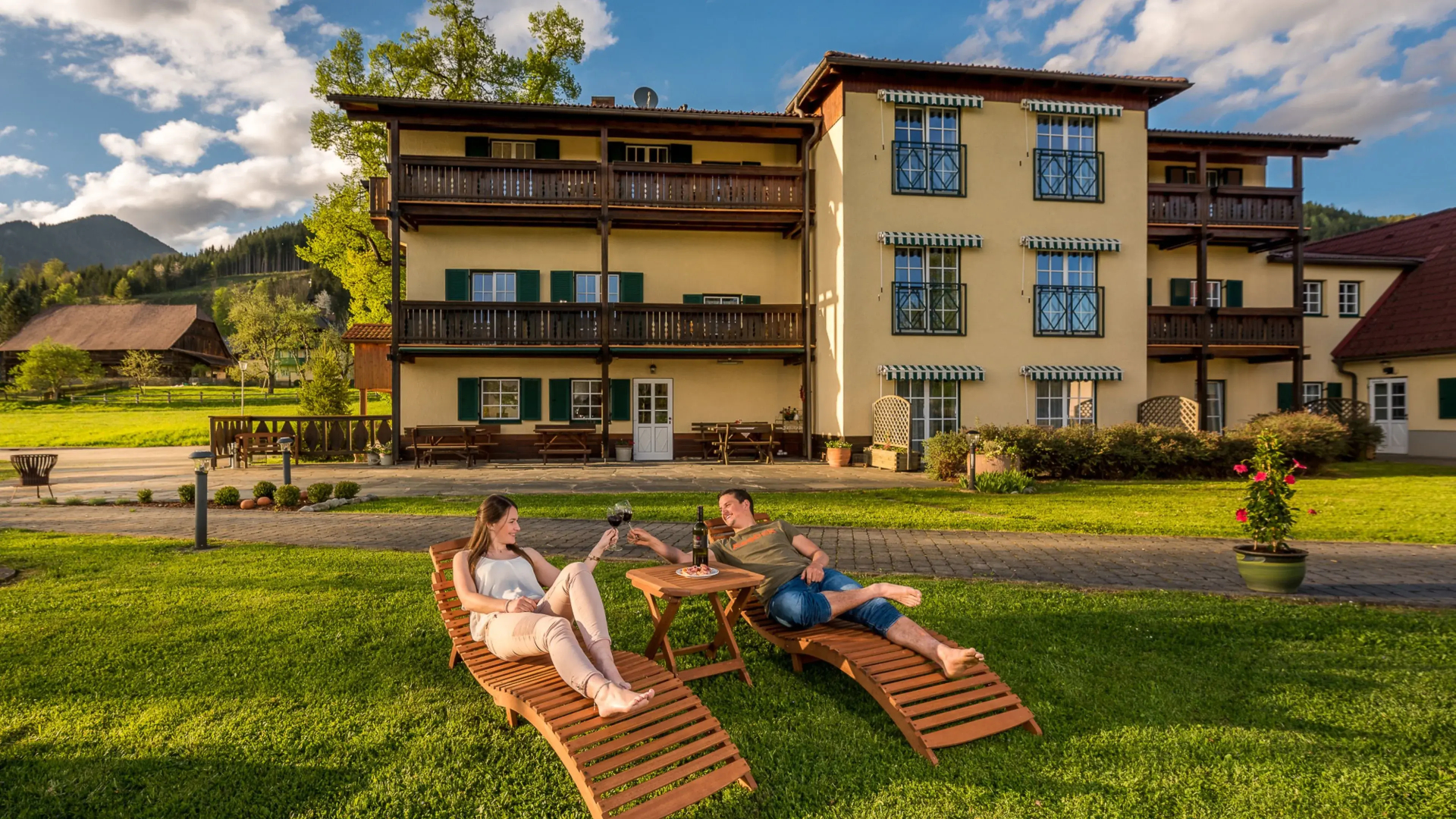 Ferienwohnungen Hotel Garni Dörflerwirt