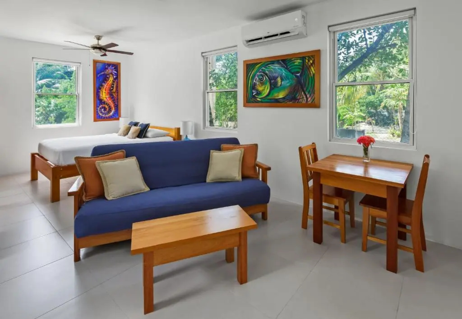 Weezie's Ocean Front Hotel and Garden Cottages
