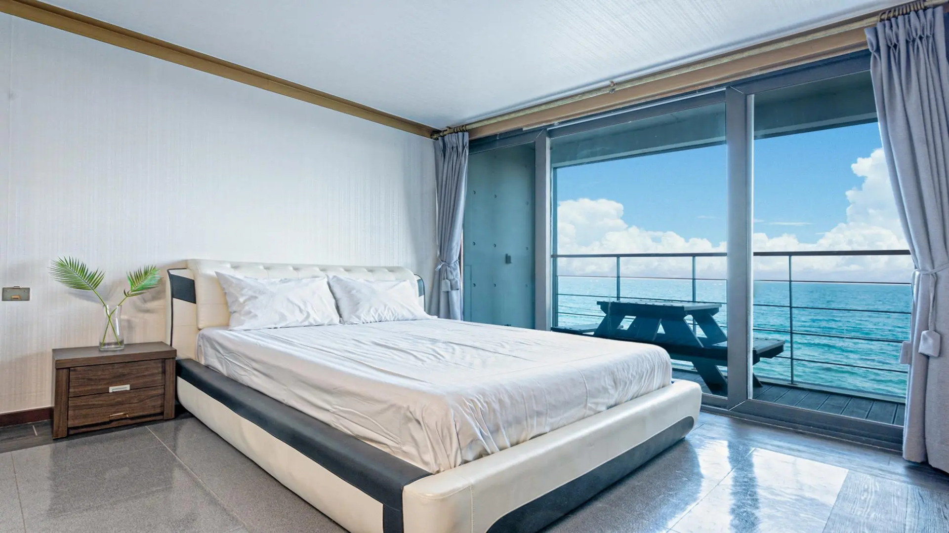 Youngduk Cube Pension