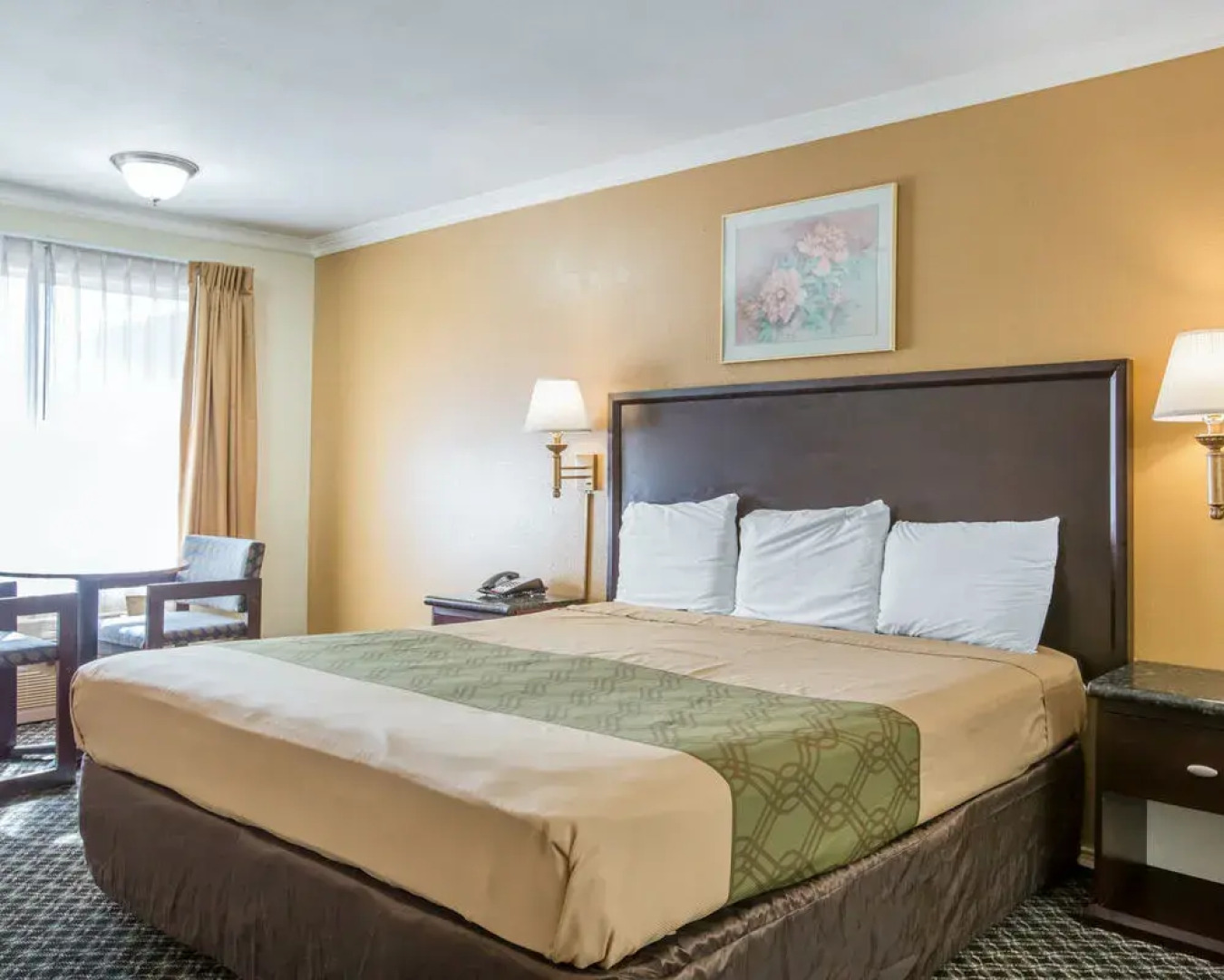 Econo Lodge Near Lax
