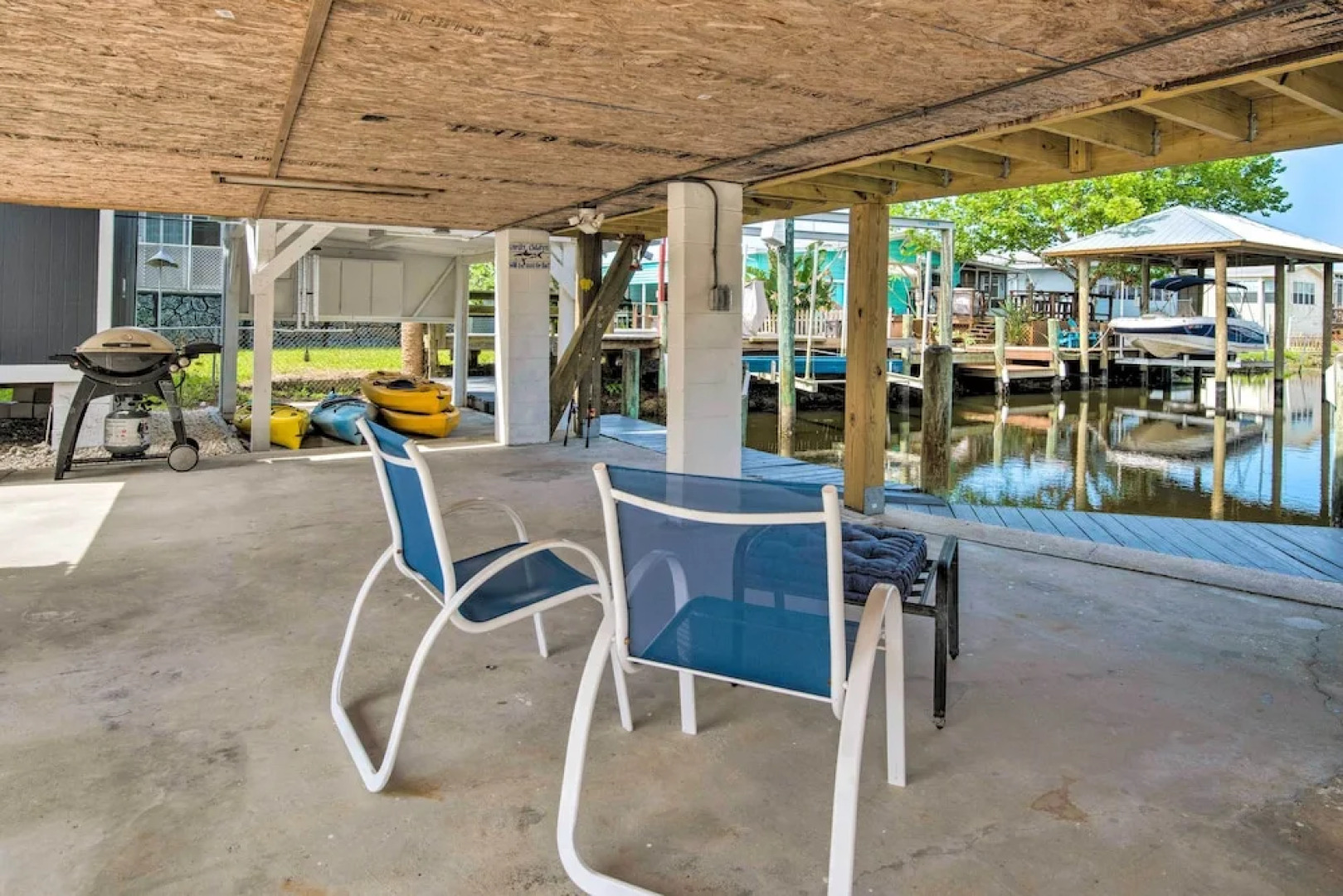 Remodeled Retreat on Homosassa River Canal!