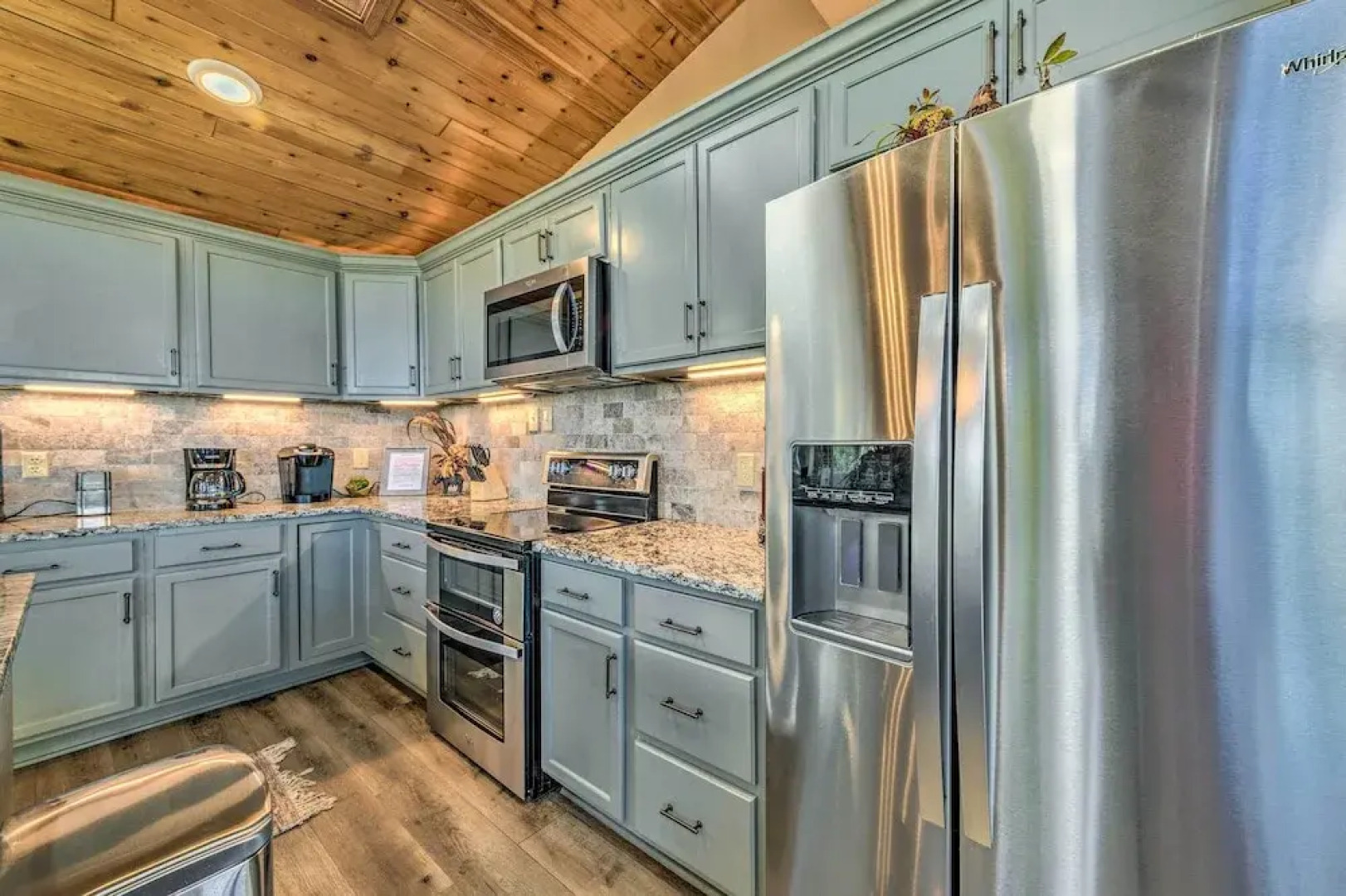 Serene Alto Cabin w/ Mountain Views & Fire Pit!