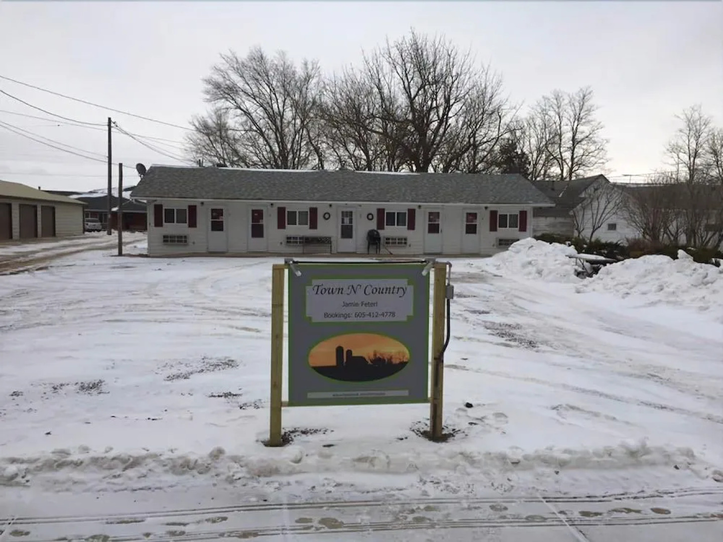 Town N' Country Motel and Shuttle